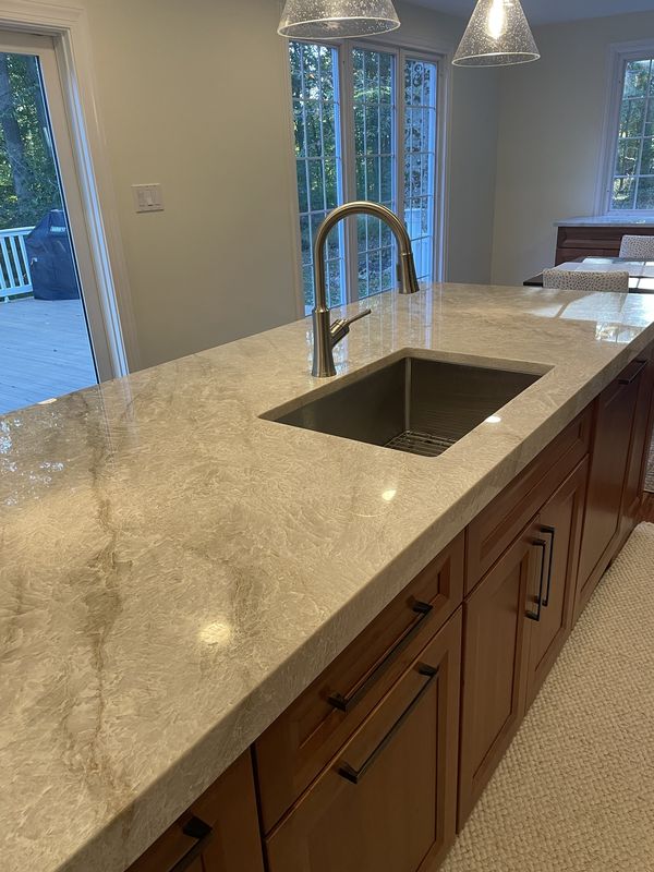 Undermount island sink and quartzite counter